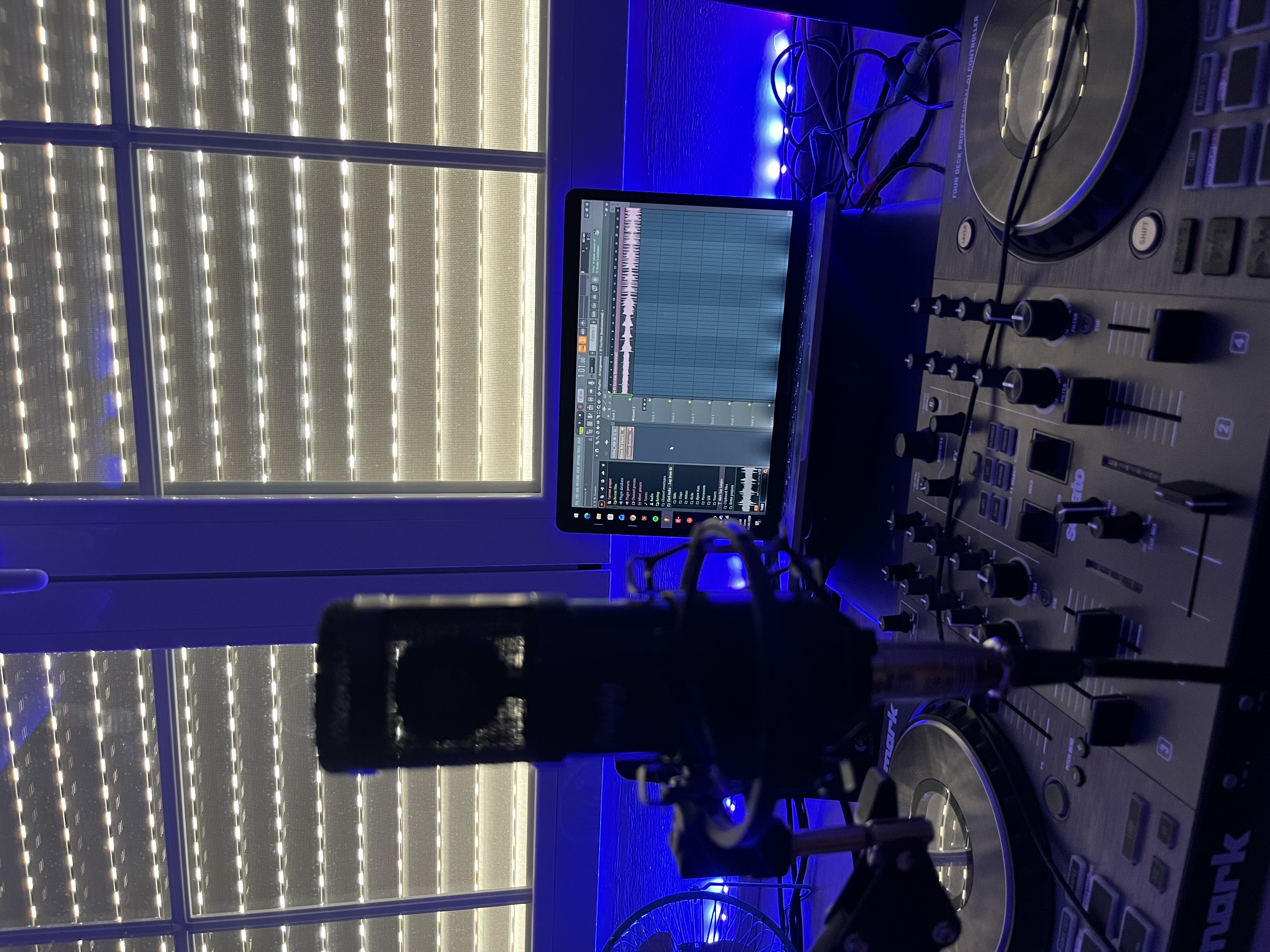 Mi equipo preparado para trabajar en música y grabar