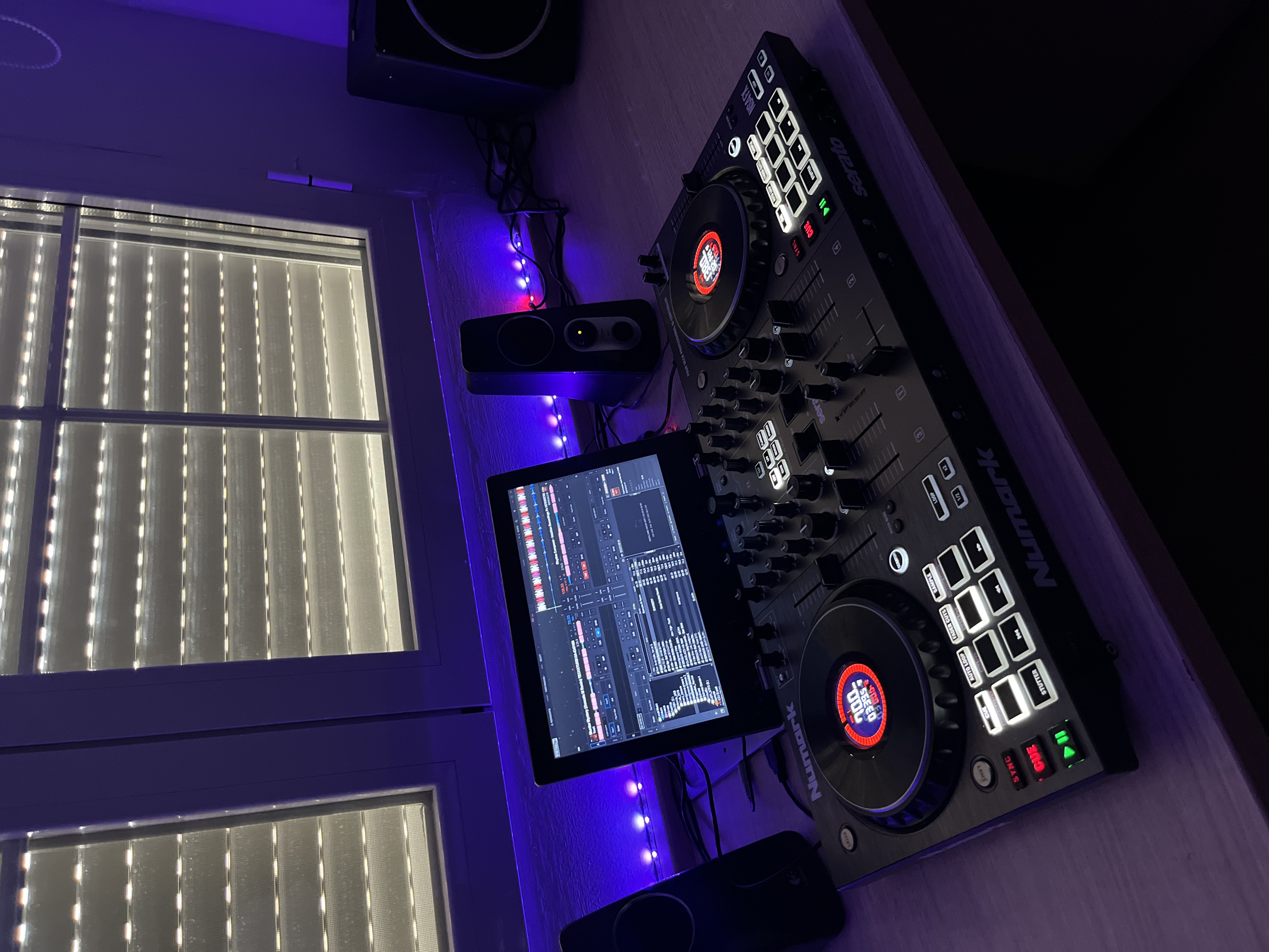 Mi equipo de DJ preparado para grabar nuevas sesiones