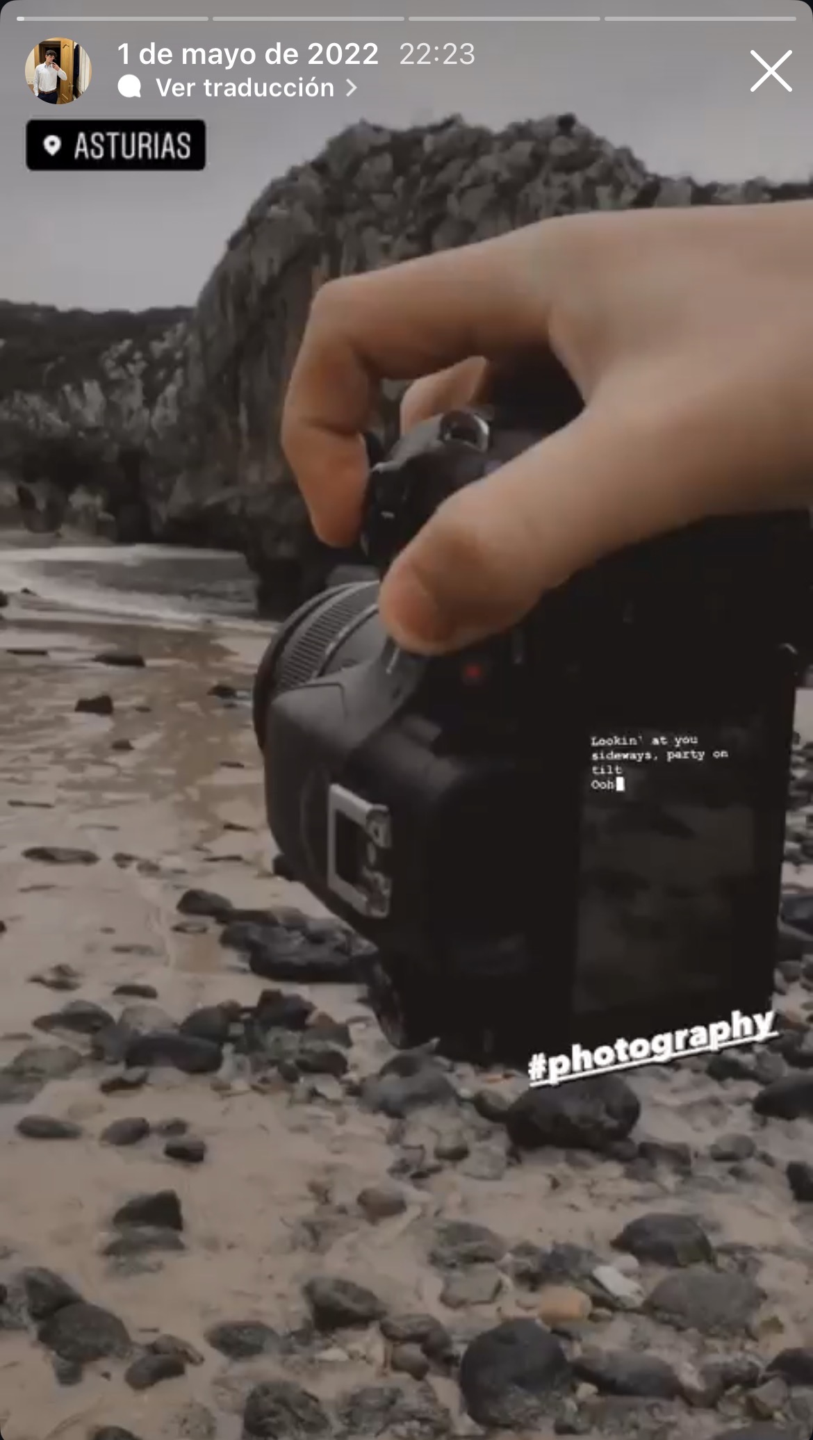 Pedro grabando con su Sony Alpha 58 en Asturias